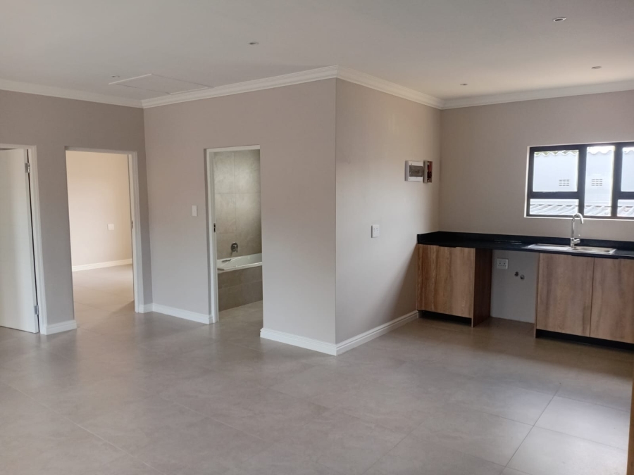 To Let 2 Bedroom Property for Rent in Cambridge West Eastern Cape